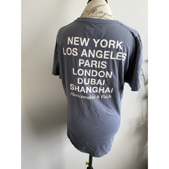 Abercrombie & Fitch Shirt Medium Mens Soft Blue Short Sleeve Preppy‎ Cotton Tee - Picture 2 of 8